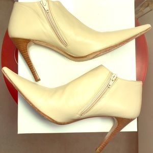 IRAMO Beige Leather Ankle Boots 4" Heel US 8.5